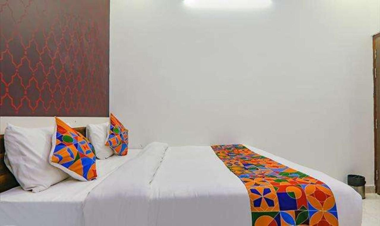 Fabexpress Ss Grand Hotel Banthra Sikandarpur Bagian luar foto