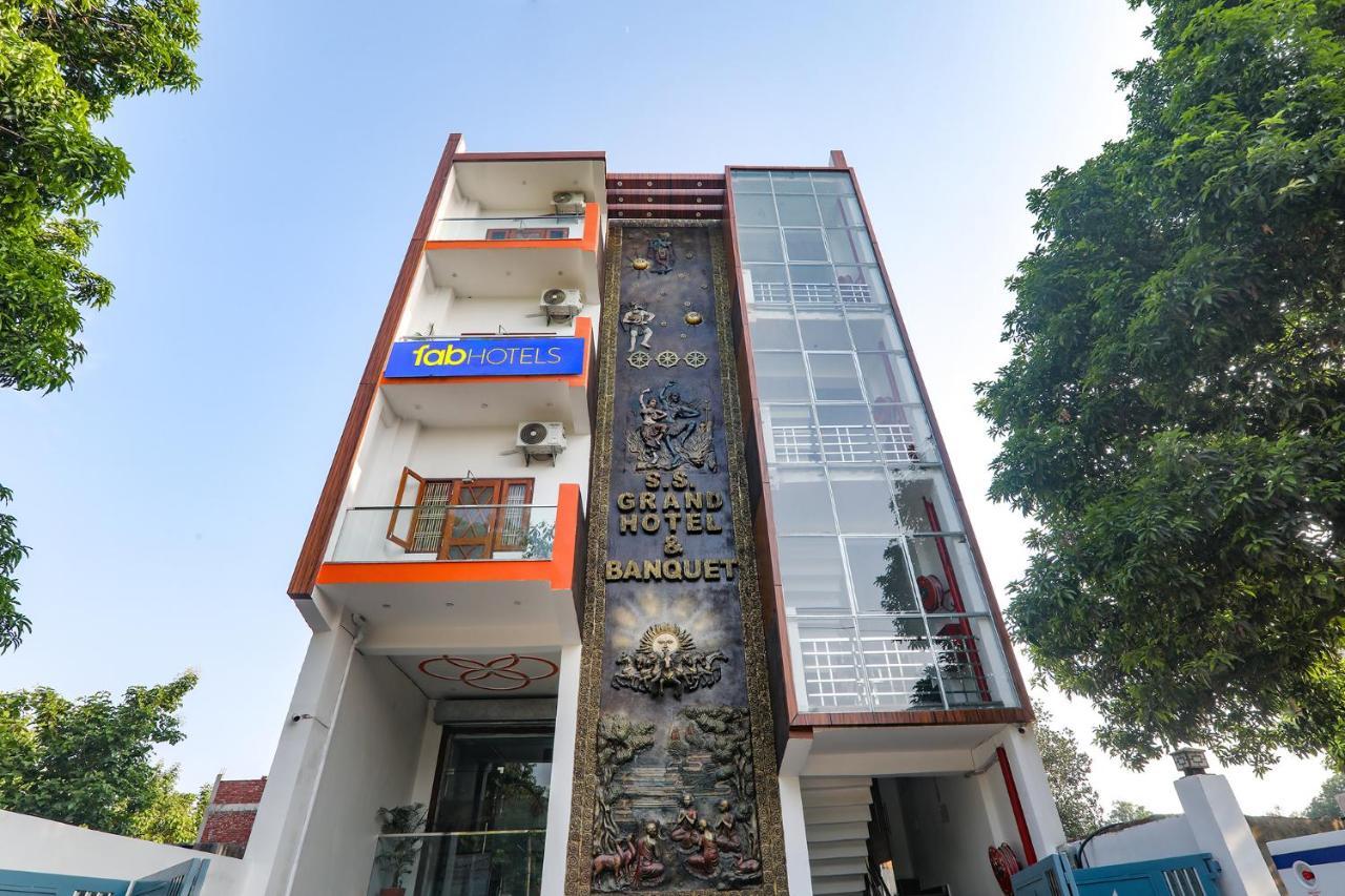 Fabexpress Ss Grand Hotel Banthra Sikandarpur Bagian luar foto